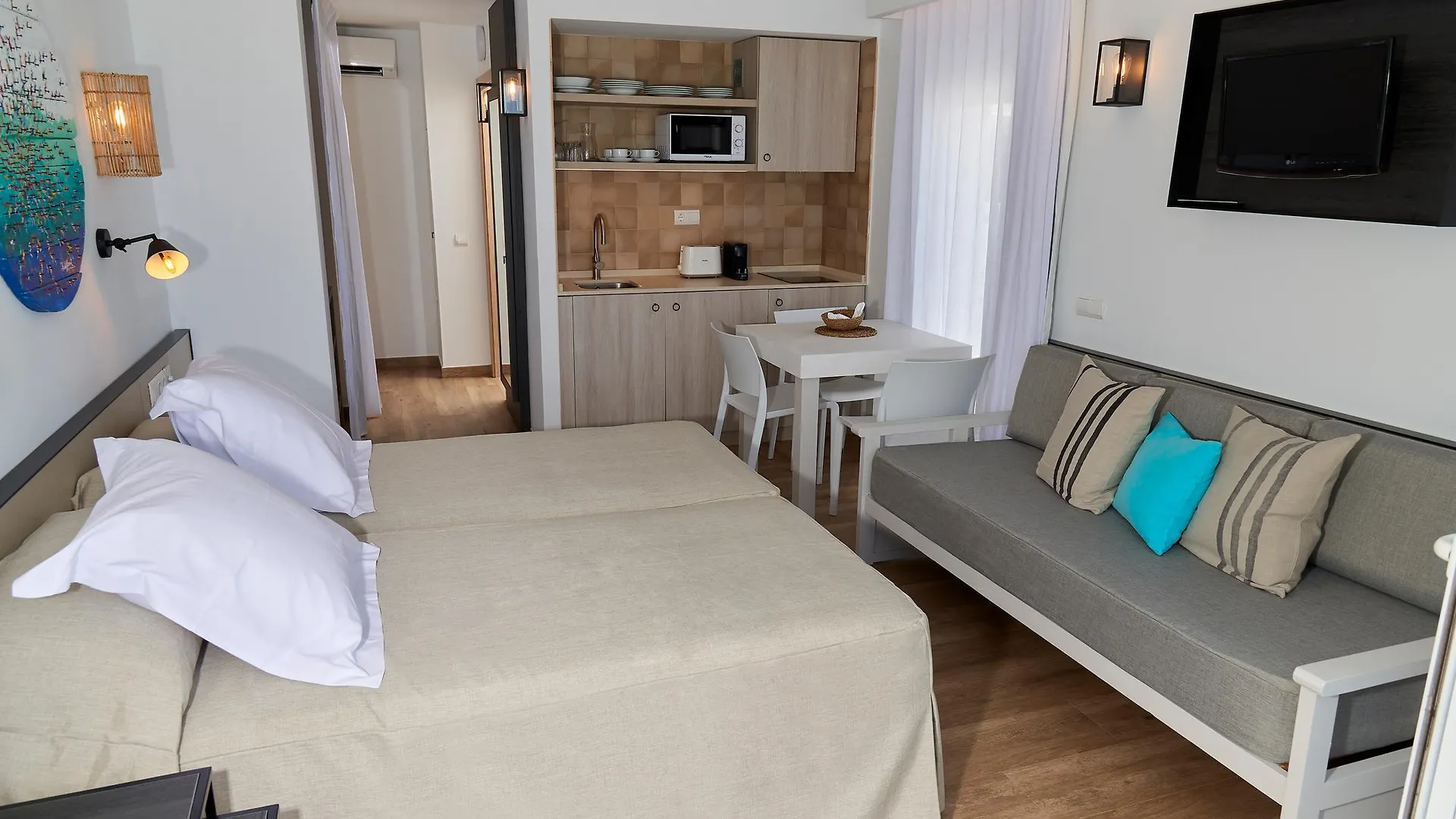 Sabina Playa Otel La Savina  2*, La Savina (Formentera) İspanya